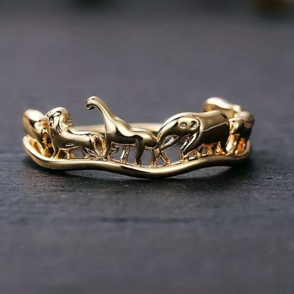 🦒 14K Gold Plated Safari Animal Giraffe Elephant Band Ring Size 7 w Box & Bag
